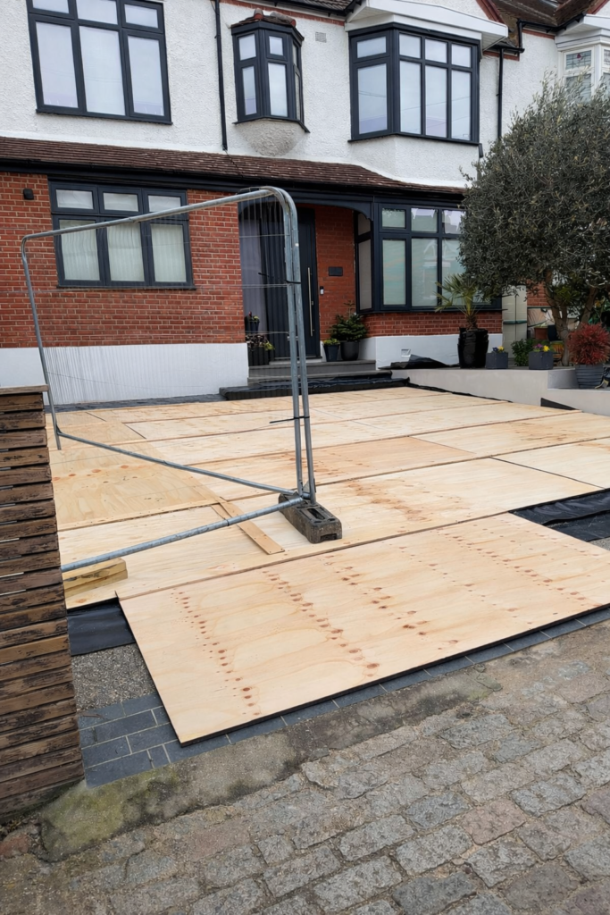 wimbledon entrance protection 01