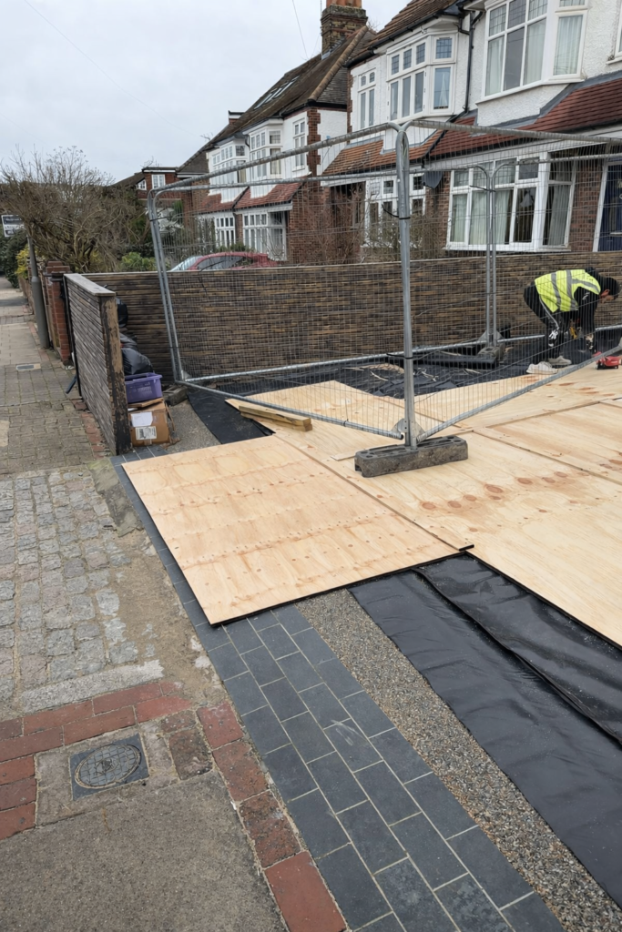 wimbledon entrance protection 03